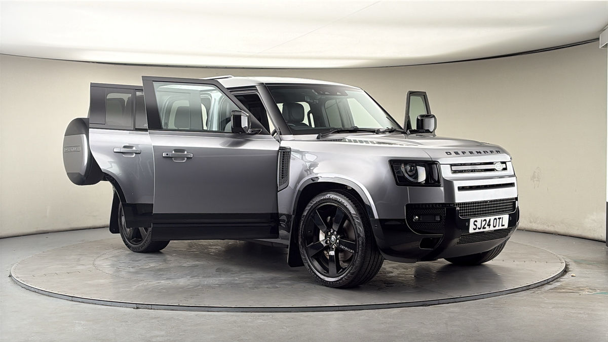 More views of Land Rover Defender 110