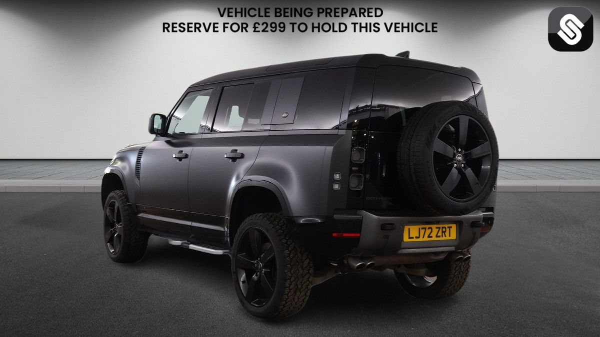 Land Rover Defender 110 Image 3