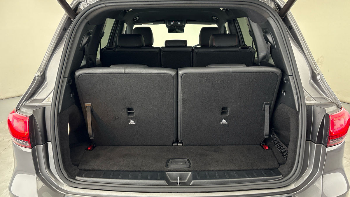 Mercedes-Benz GLB Image 11