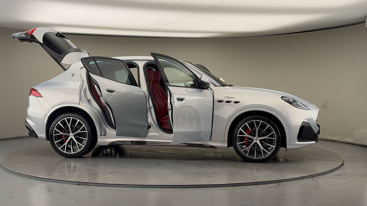 More views of Maserati Grecale