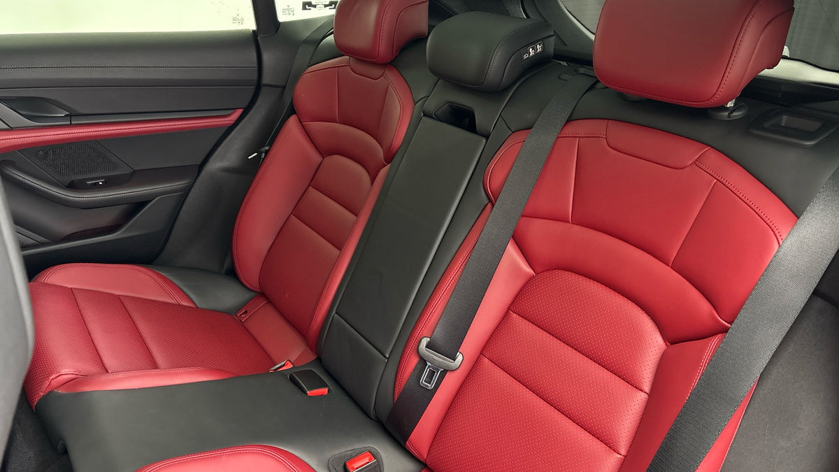 Porsche Taycan Image 8