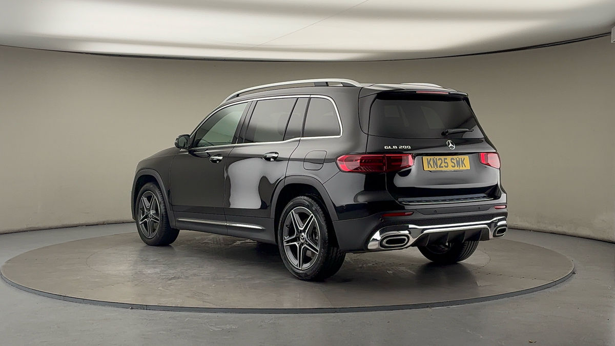 Mercedes-Benz GLB Image 2