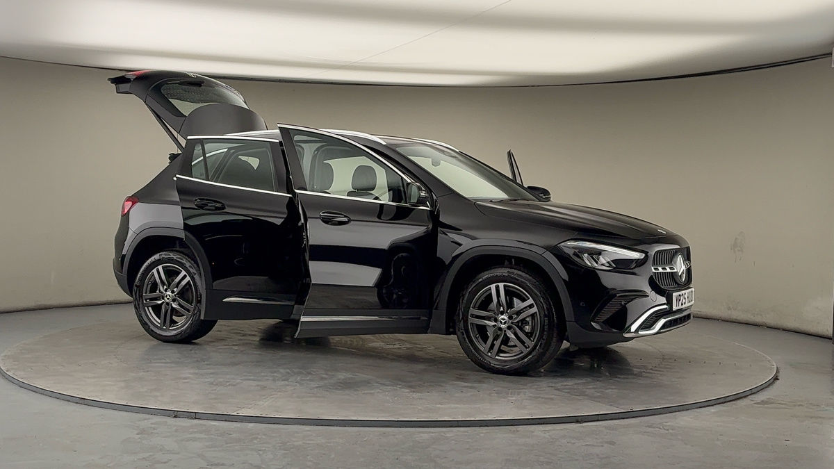 More views of Mercedes-Benz GLA