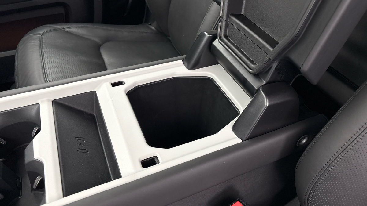 Land Rover Defender 90 Image 9