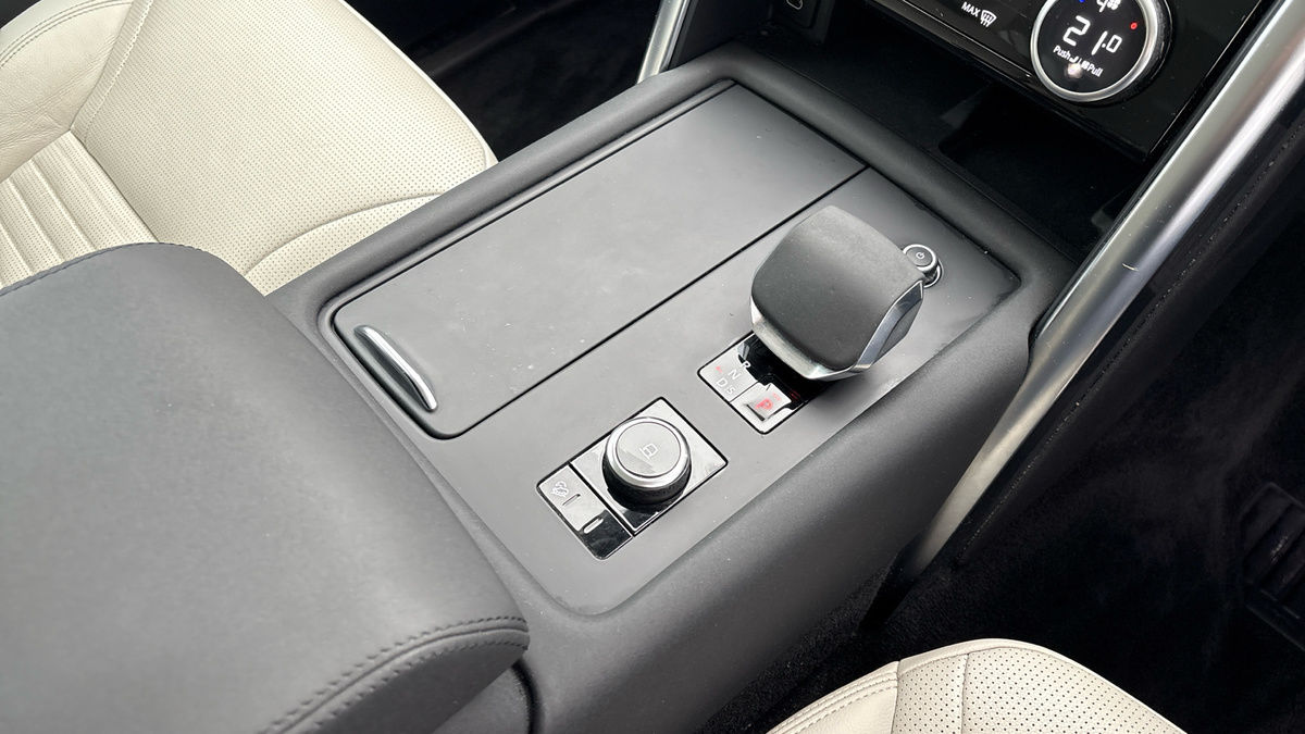 Land Rover Discovery Image 18