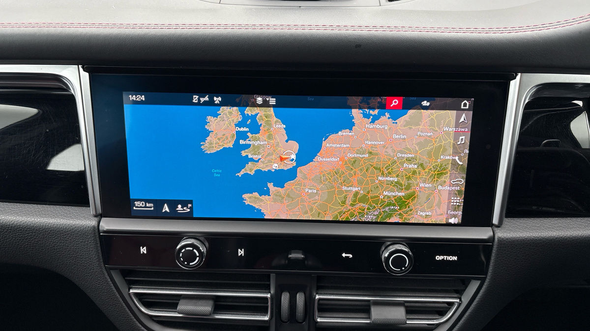 Porsche Macan Image 17