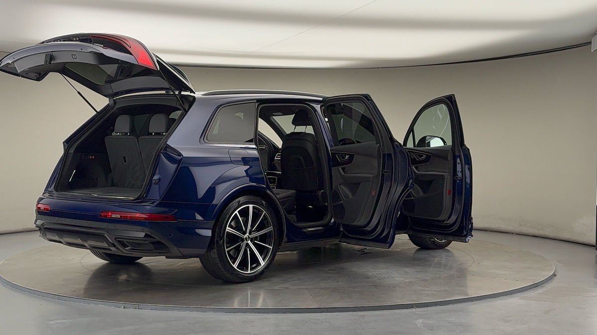 More views of Audi Q7