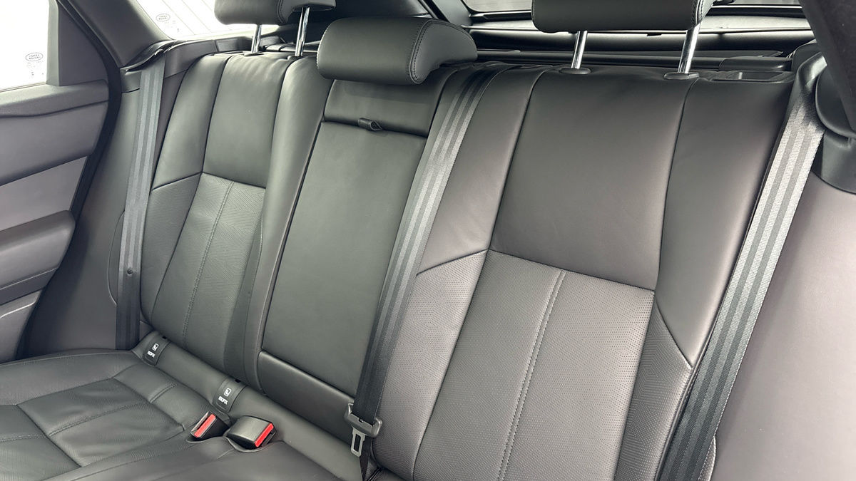 Land Rover Range Rover Velar Image 8