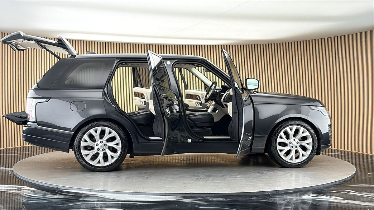 More views of Land Rover Range Rover