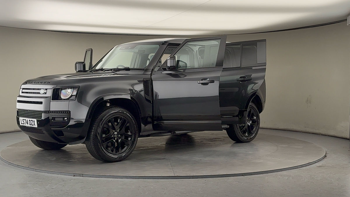 Land Rover Defender 110 Image 22