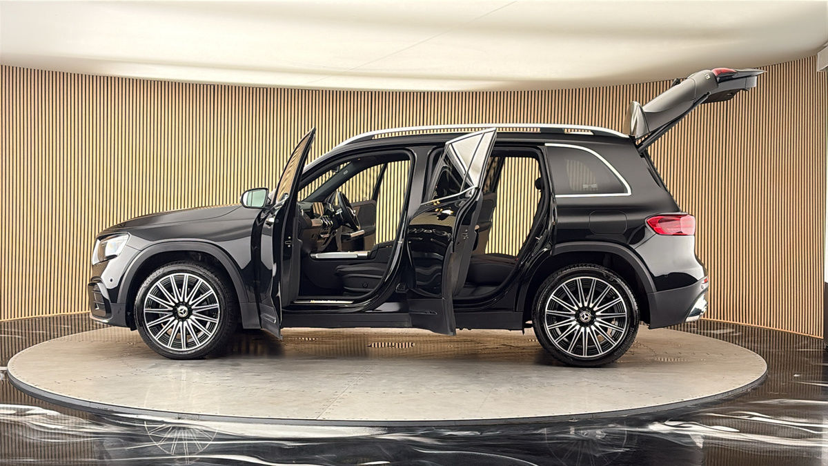 More views of Mercedes-Benz GLB