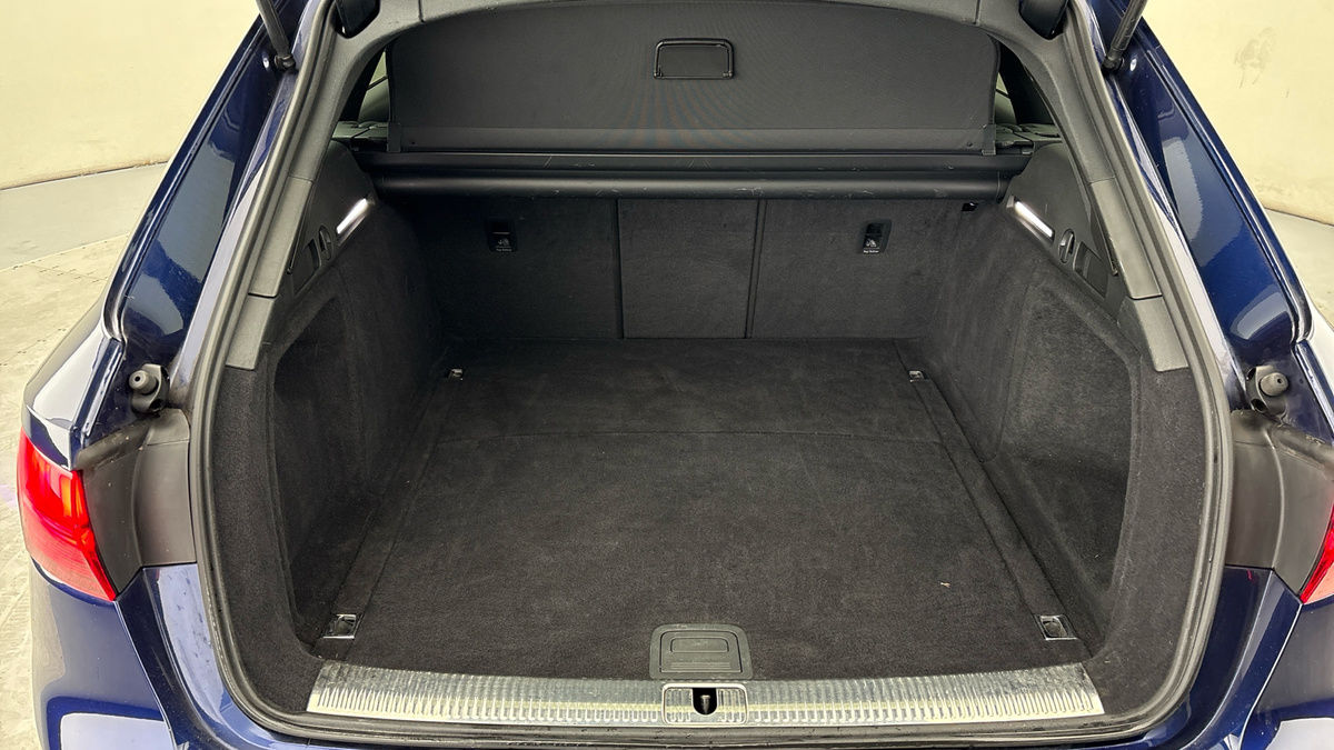 Audi RS4 Avant Image 11