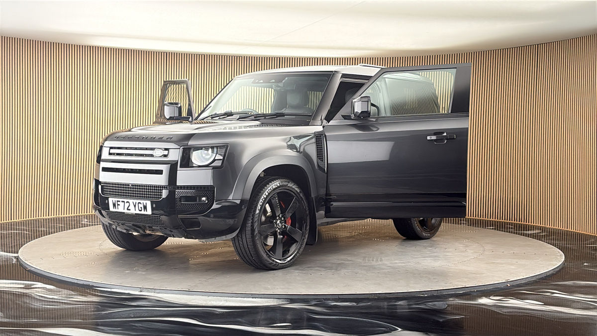 More views of Land Rover Defender 90