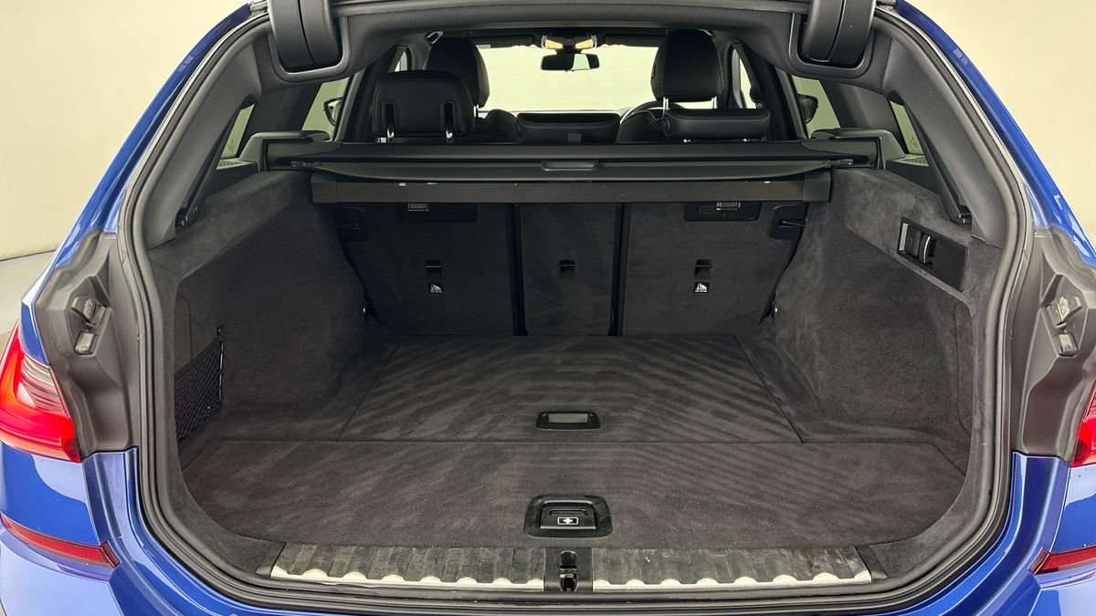 BMW 3 Series Image 11