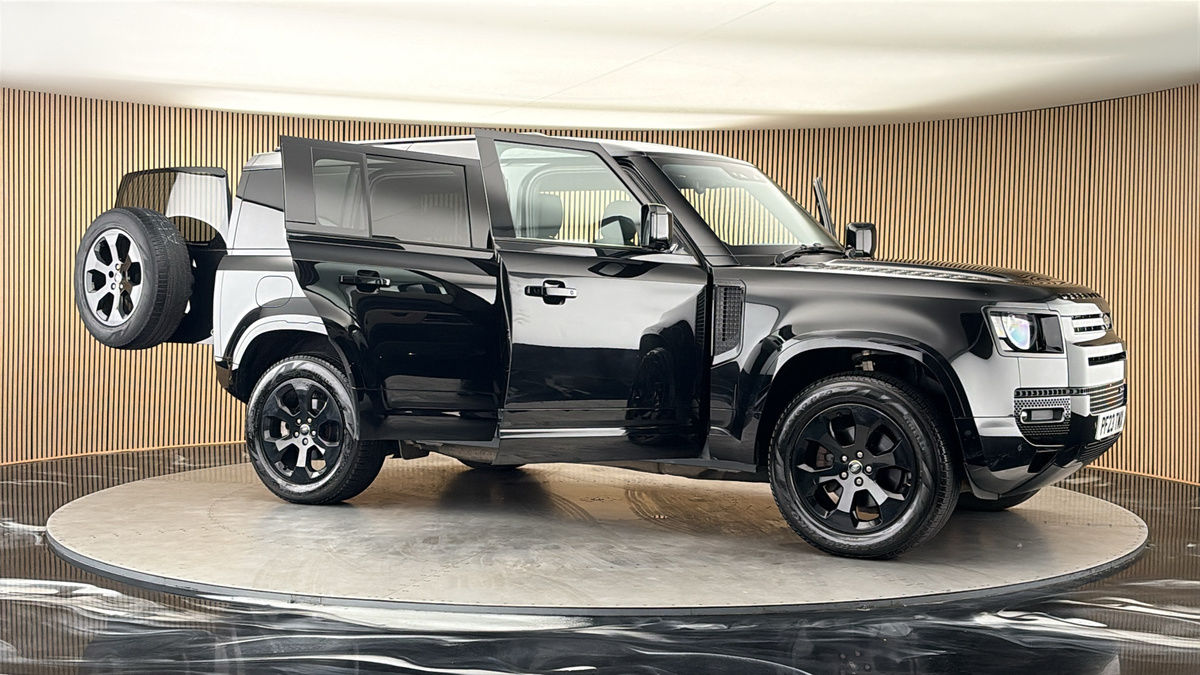 More views of Land Rover Defender 110