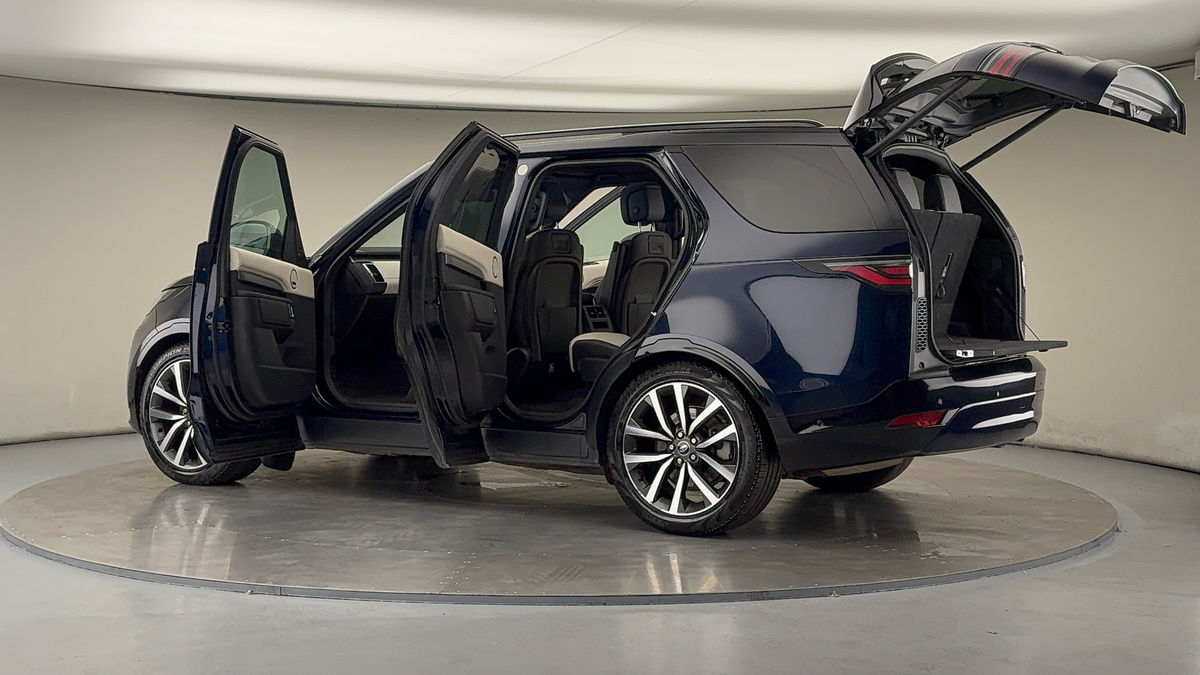 More views of Land Rover Discovery