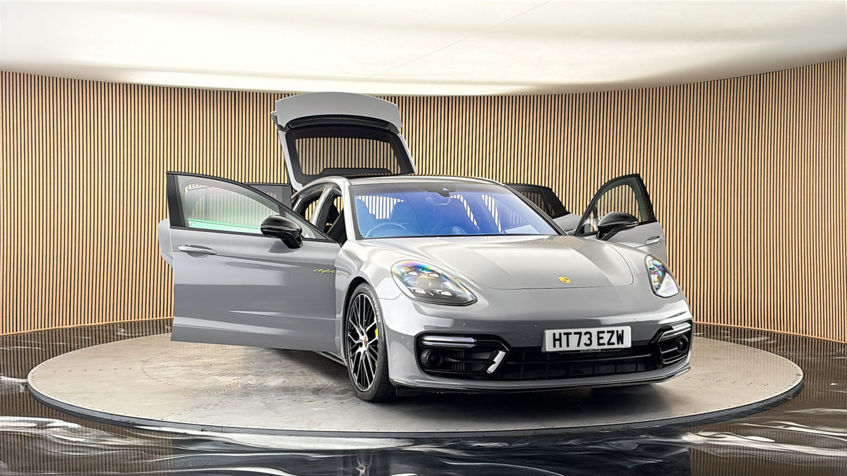 More views of Porsche Panamera