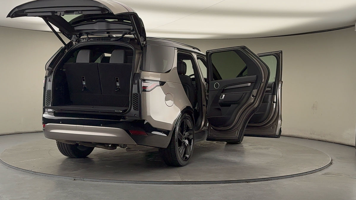 More views of Land Rover Discovery