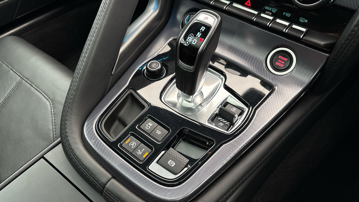 Jaguar F-Type Image 18