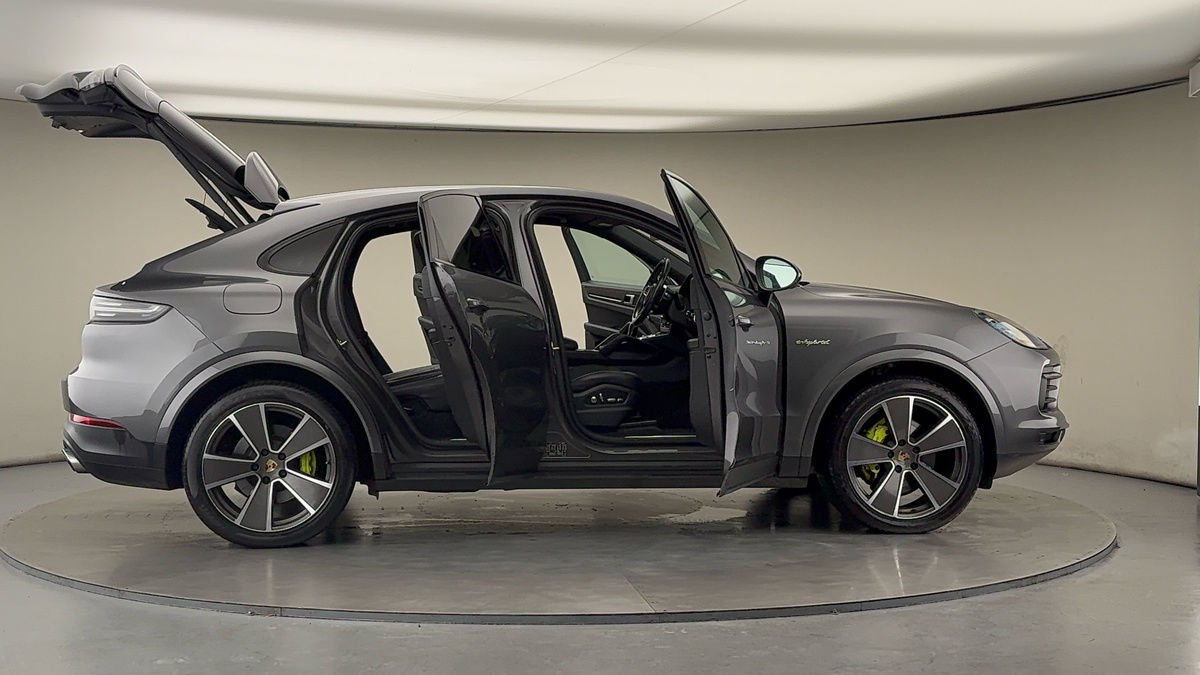 More views of Porsche Cayenne