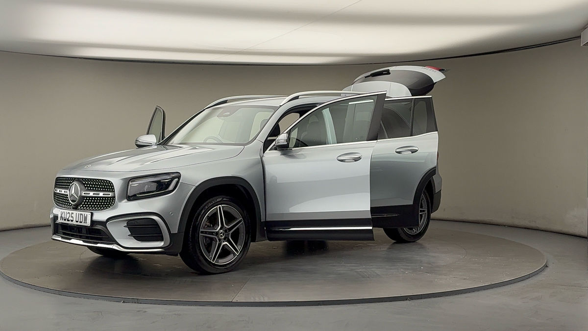 Mercedes-Benz GLB Image 22