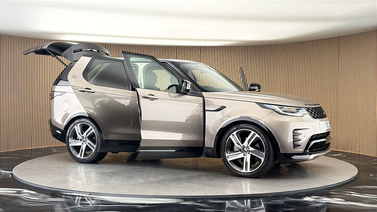 More views of Land Rover Discovery