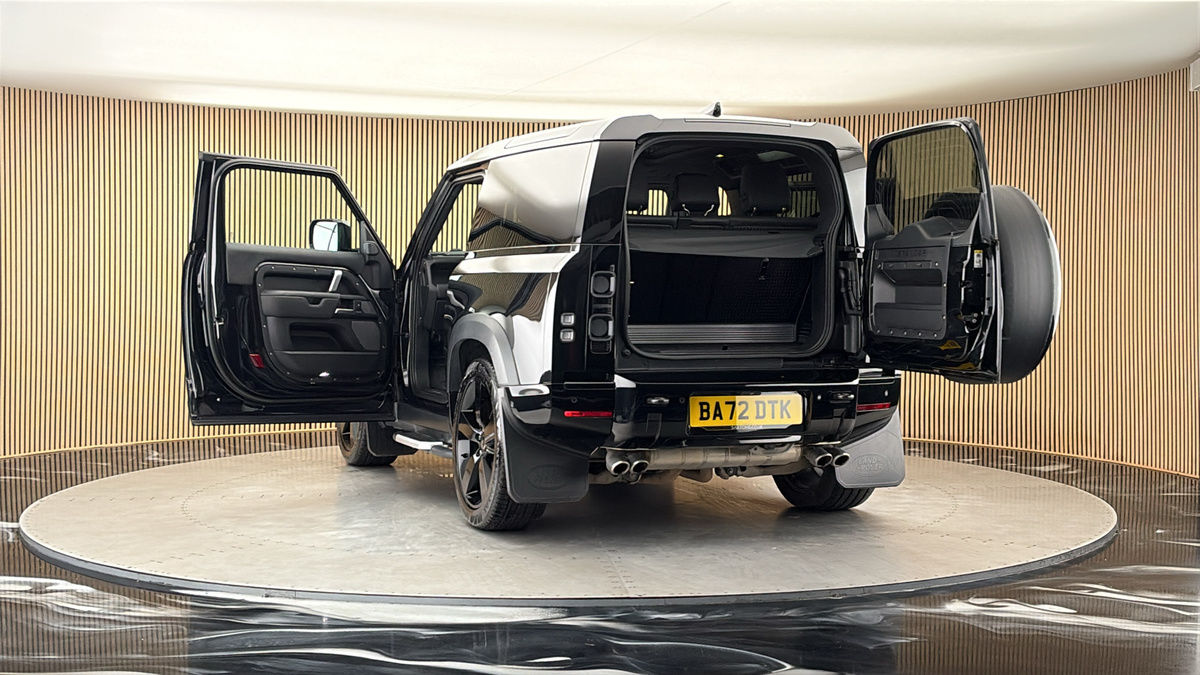 More views of Land Rover Defender 90
