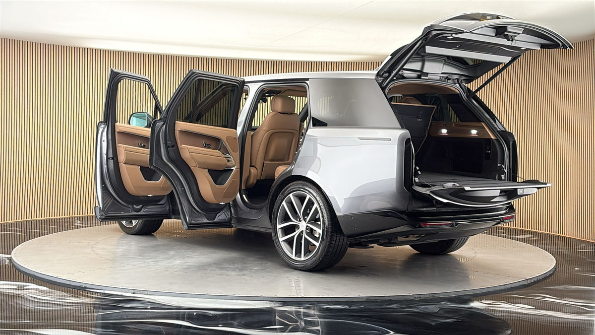 More views of Land Rover Range Rover