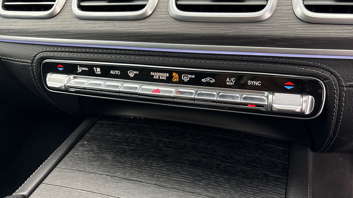 Mercedes-Benz GLS Image 28