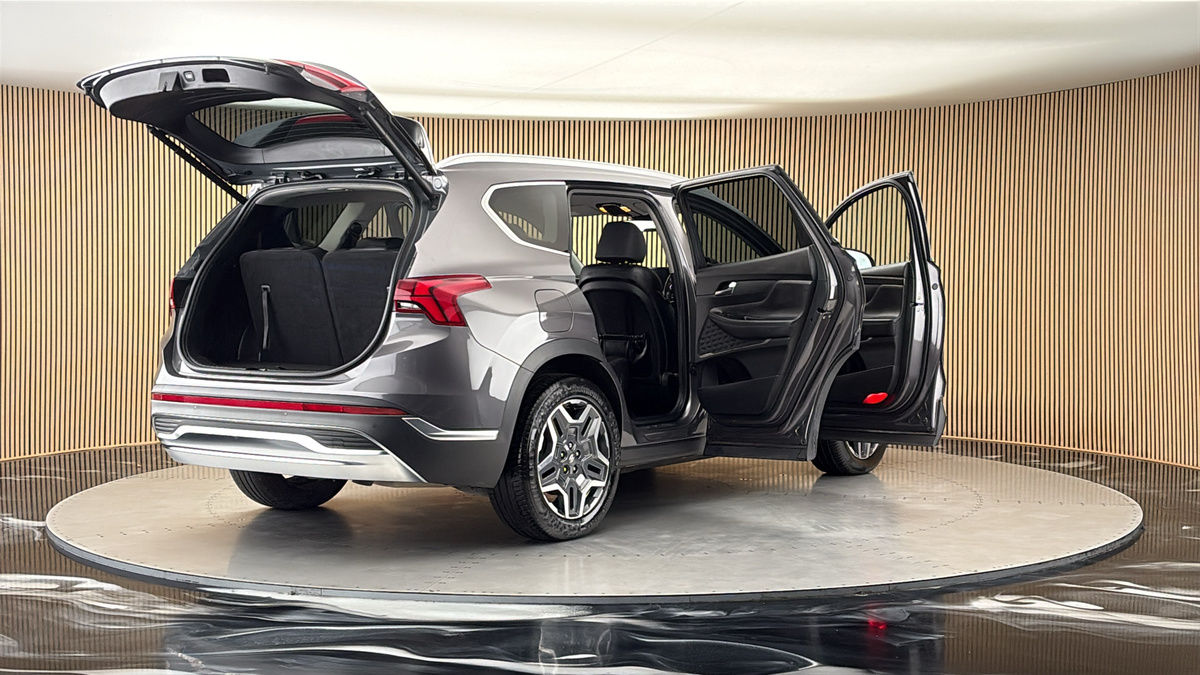 More views of Hyundai Santa Fe