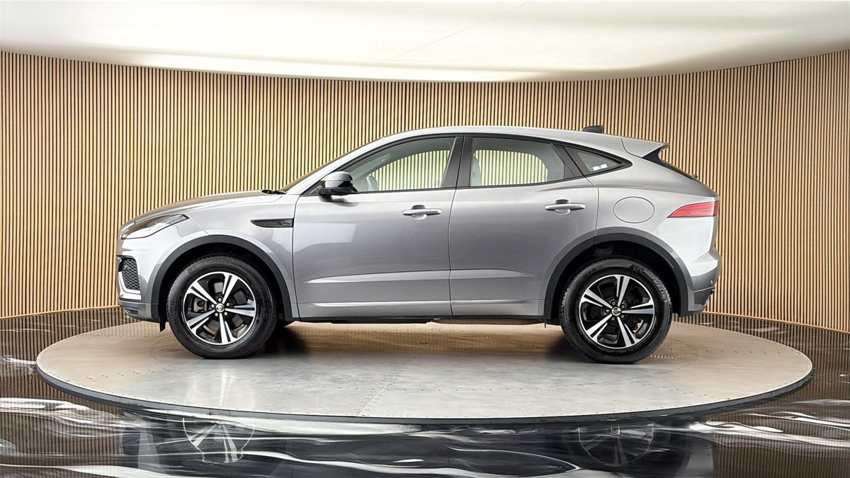 Jaguar E-PACE Image 15