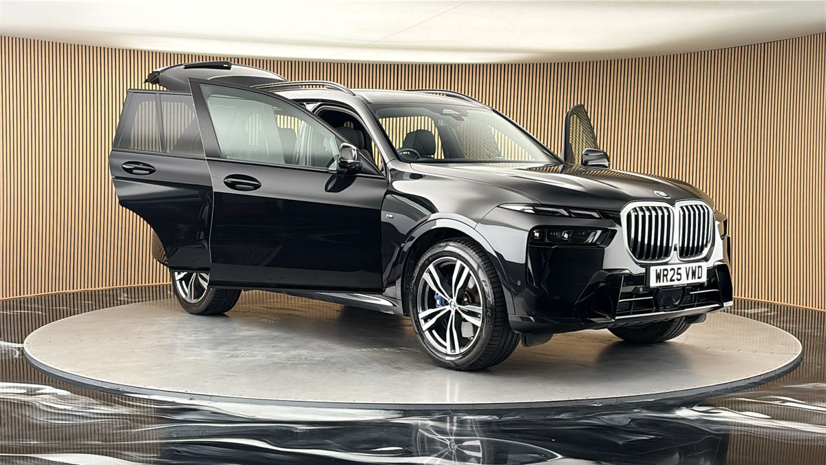 More views of BMW X7