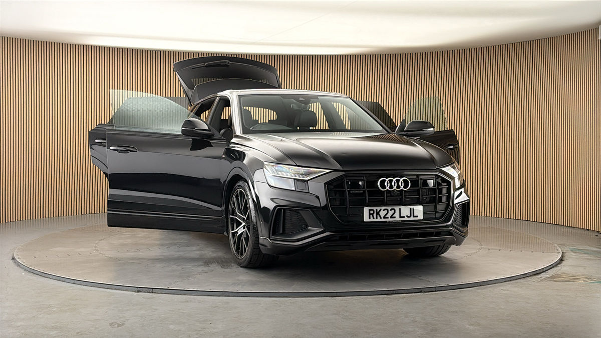 More views of Audi Q8
