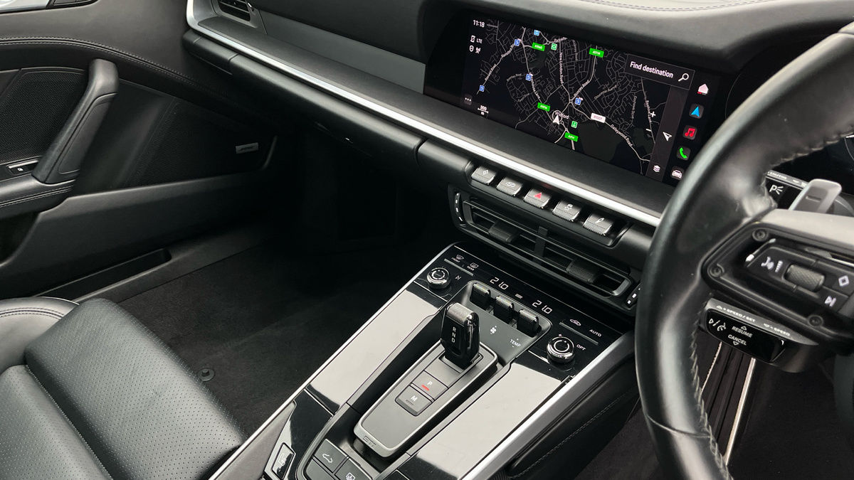 Porsche 911 Image 18