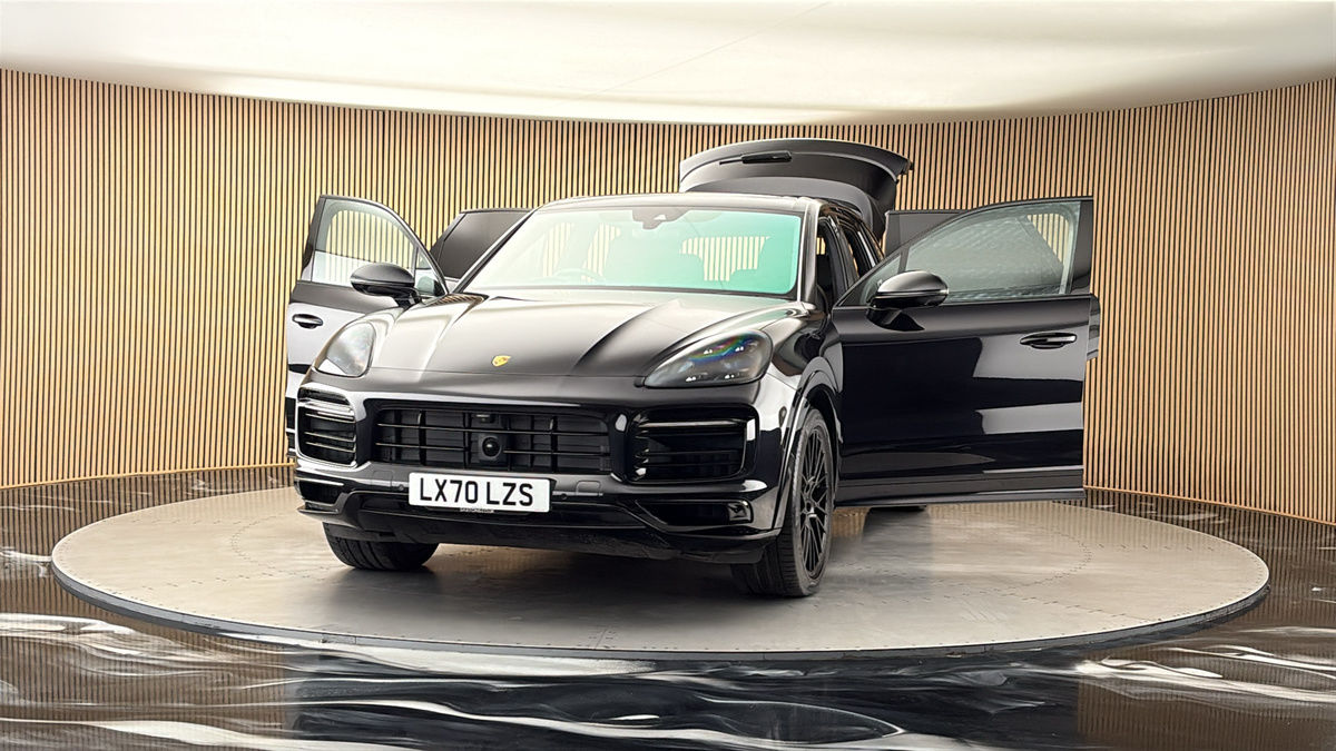 More views of Porsche Cayenne