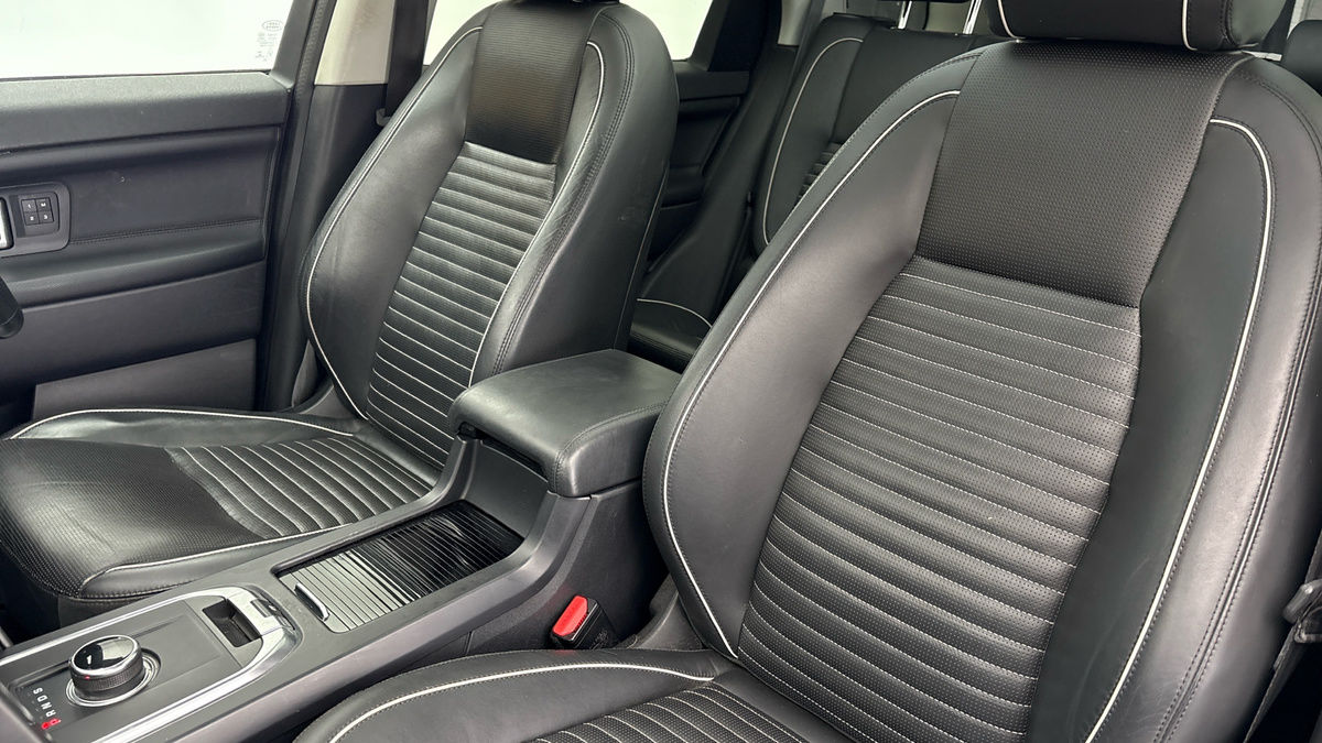 Land Rover Discovery Sport Image 7