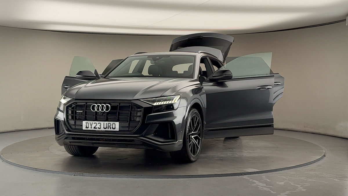 More views of Audi Q8