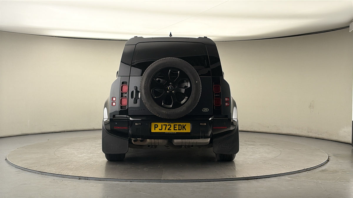 Land Rover Defender 110 Image 4