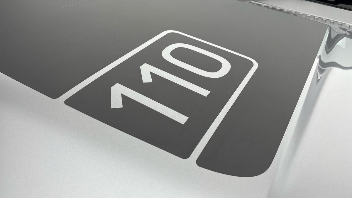 Land Rover Defender 110 Image 26