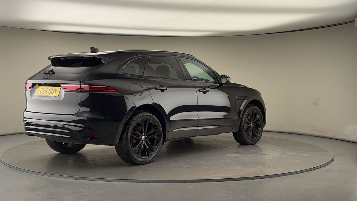 Jaguar F-PACE Image 21