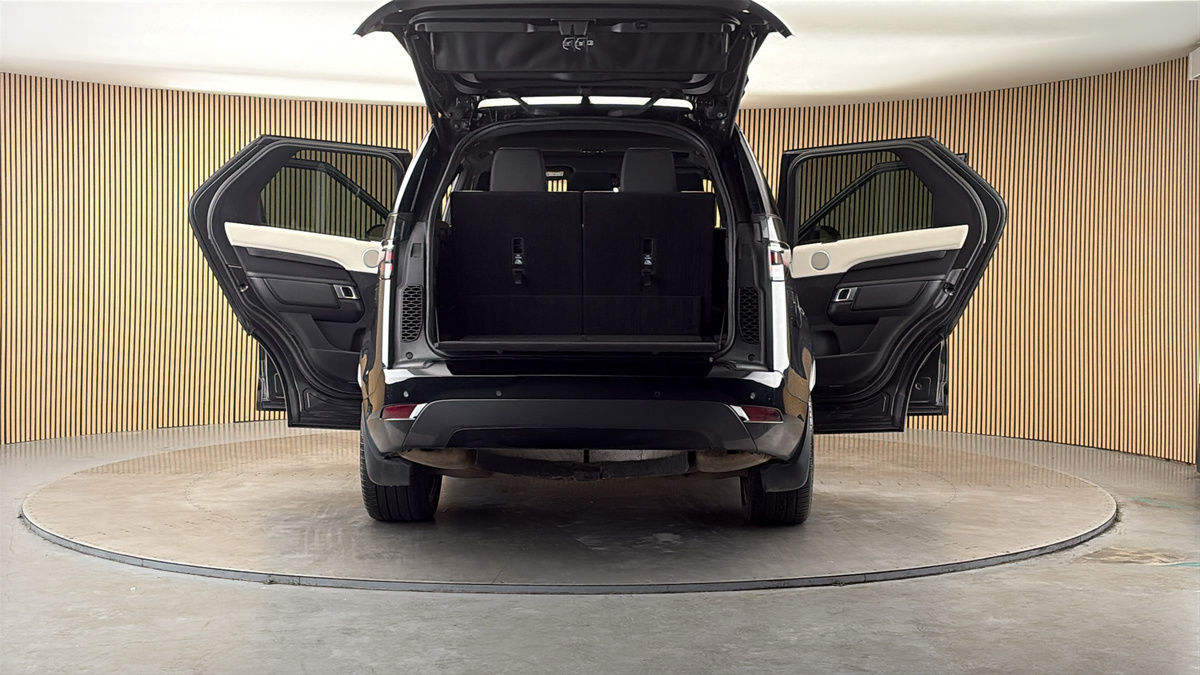 More views of Land Rover Discovery