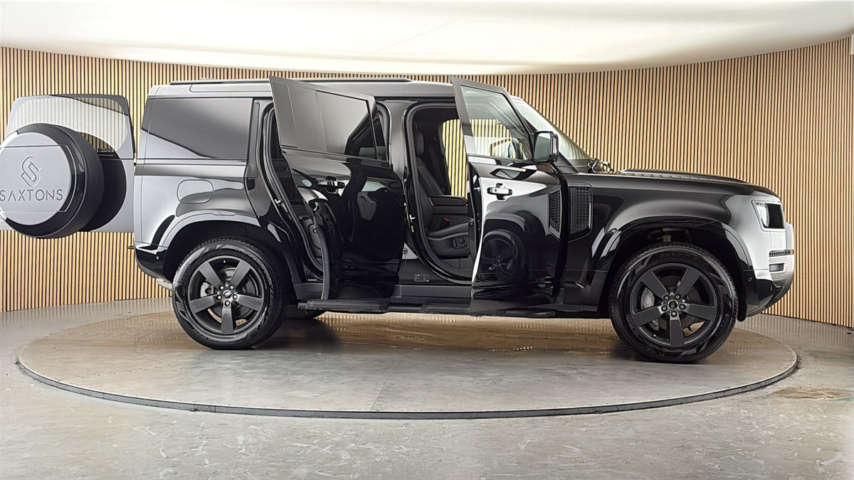 More views of Land Rover Defender 110