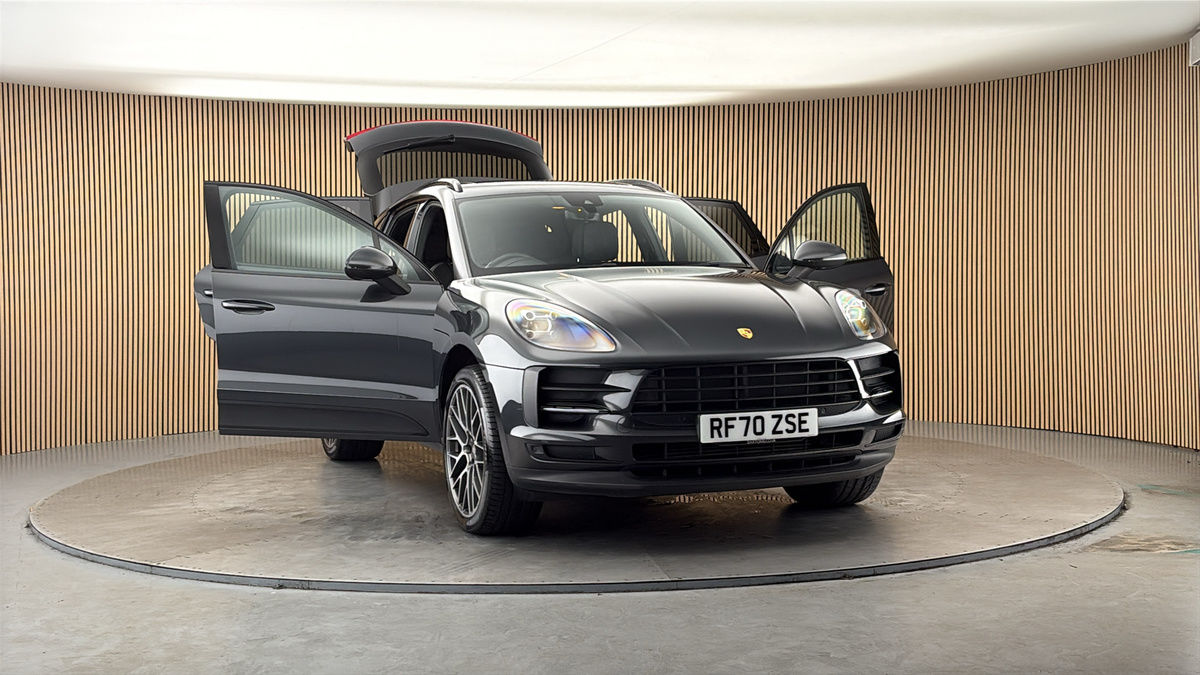 More views of Porsche Macan