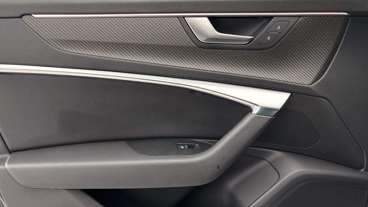 Audi A6 Avant Image 19