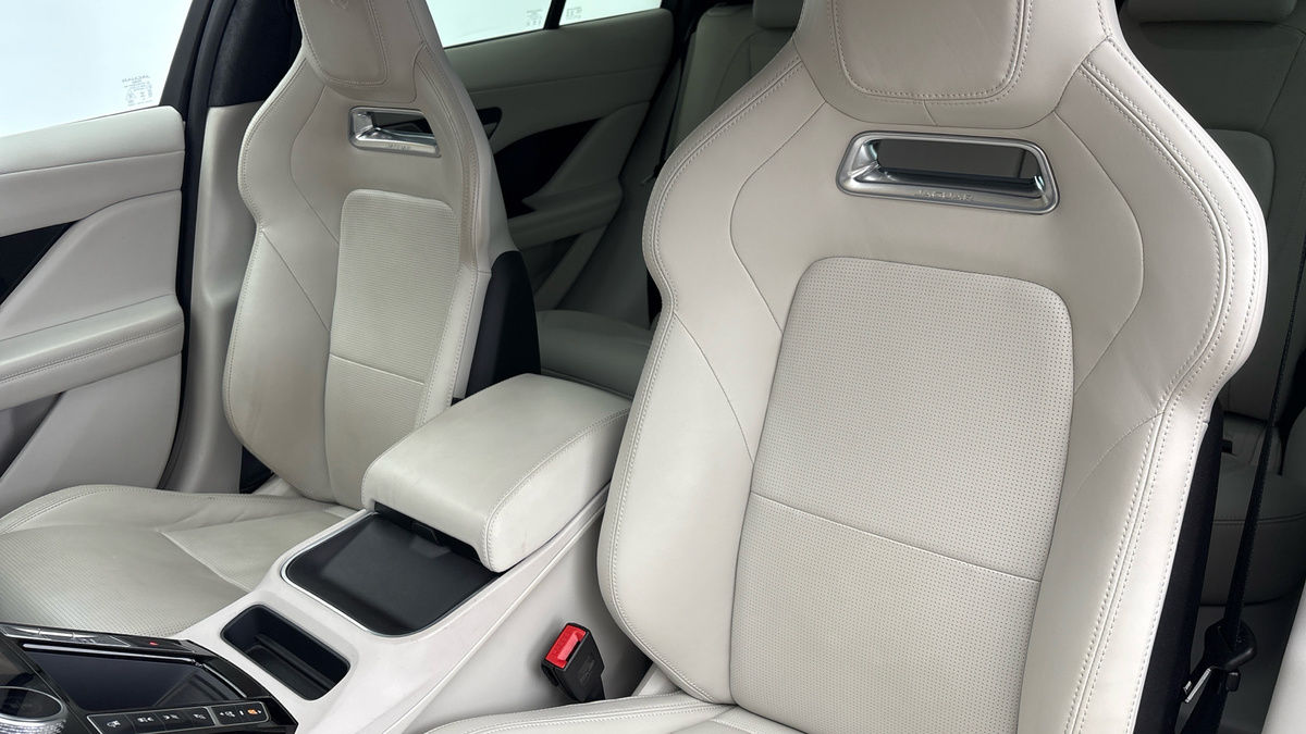 Jaguar I-PACE Image 7