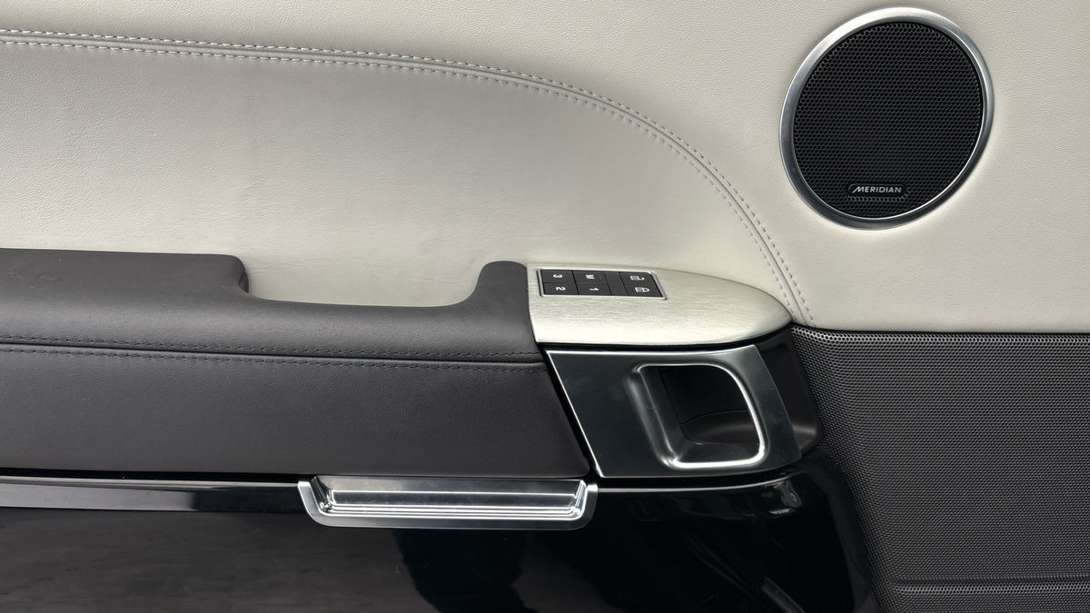 Land Rover Range Rover Sport Image 19
