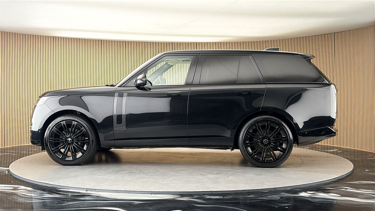 More views of Land Rover Range Rover