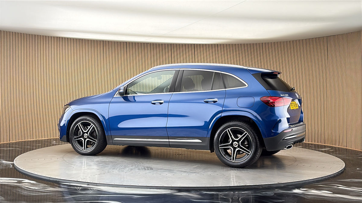 More views of Mercedes-Benz GLA