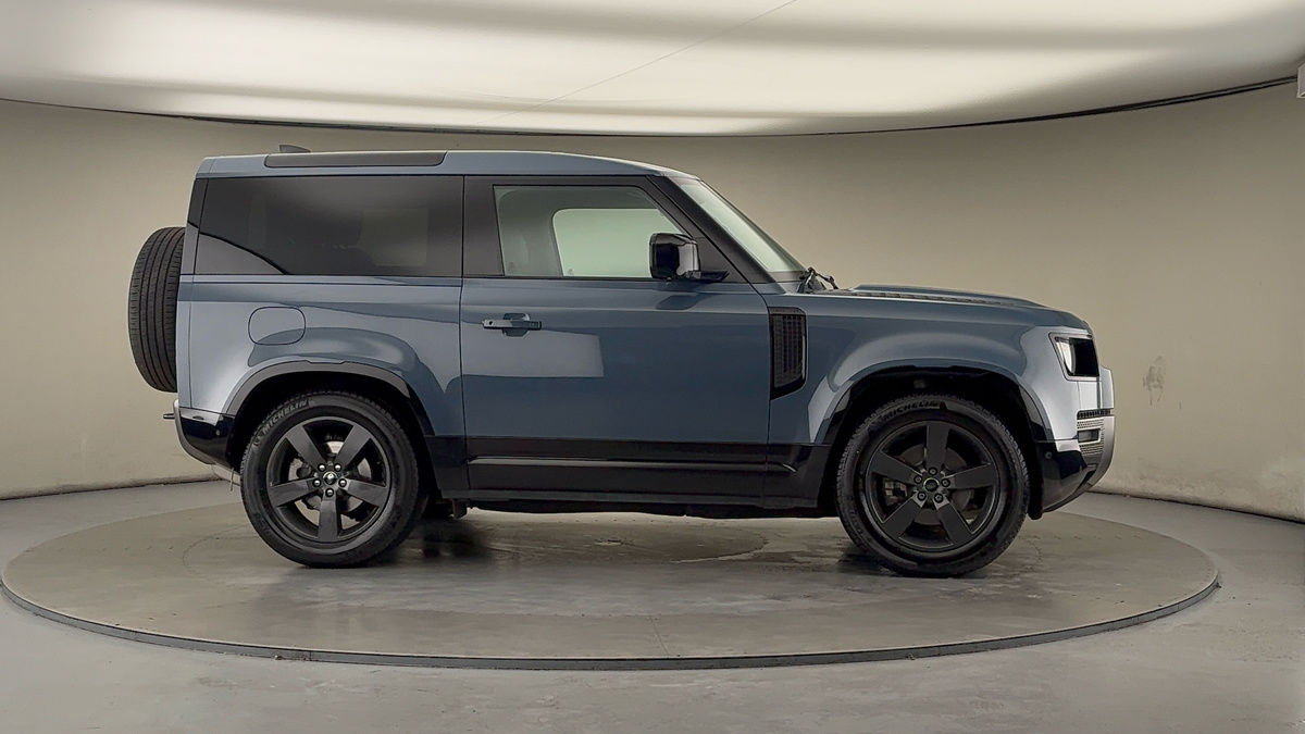 More views of Land Rover Defender 90