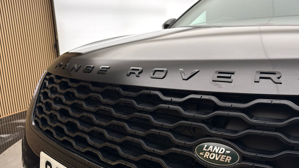 Land Rover Range Rover Velar Image 24